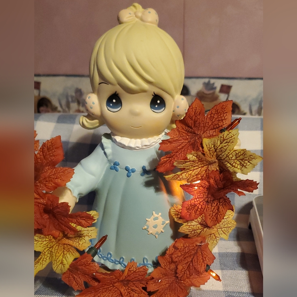 Precious Moments with Autumn Leaves